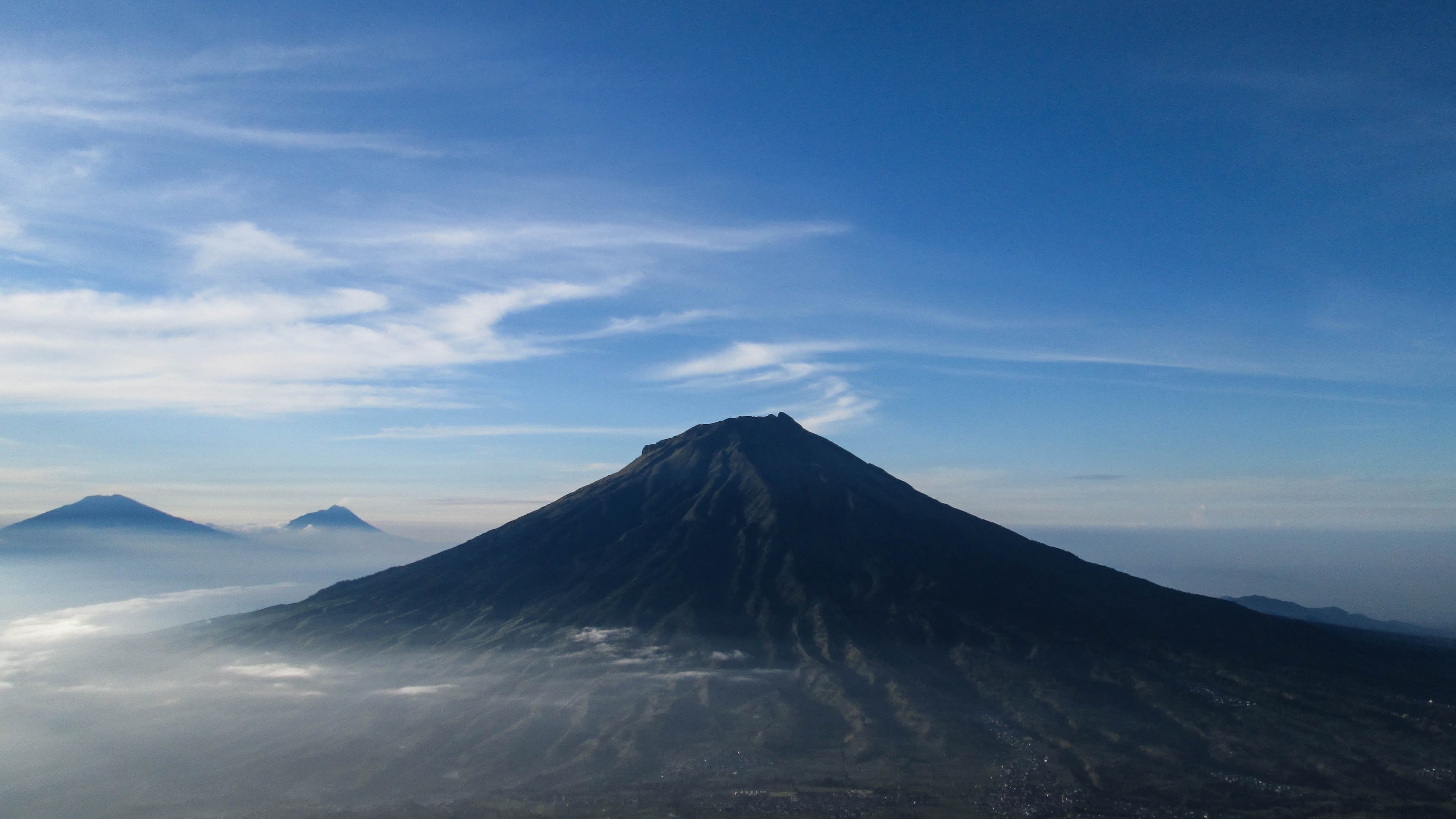 Gunung Sumbing di Jawa Tengah